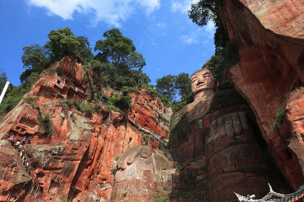 Historical Museums tour and Buddhist culture